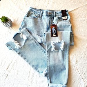 COPY - No Boundaries High Rise Mom Jeans Size 7